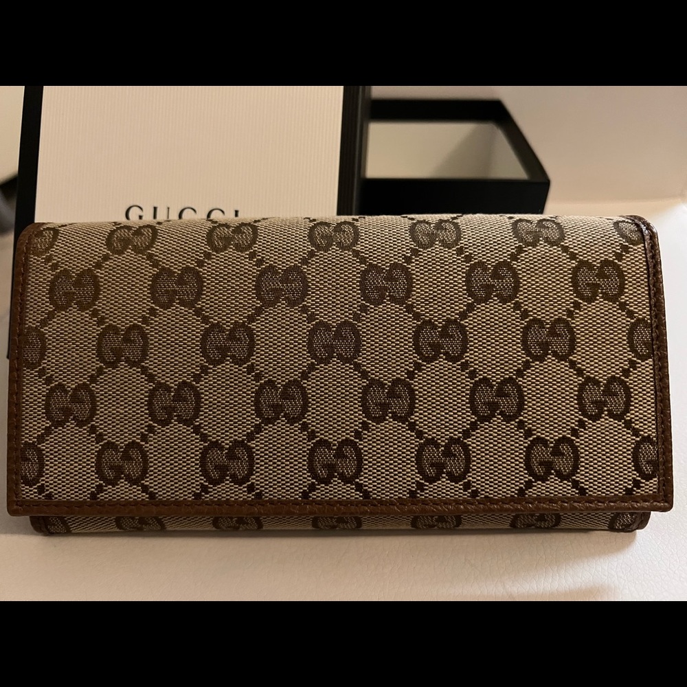 ✨AUTHENTIC Gucci GG Canvas wallet✨